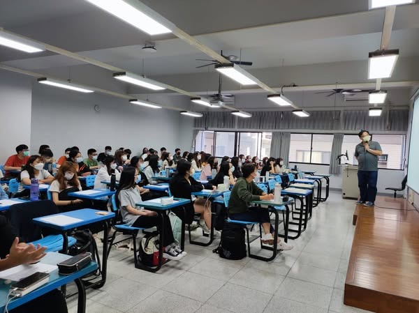 企業職場面面觀 - 謝東昇博士