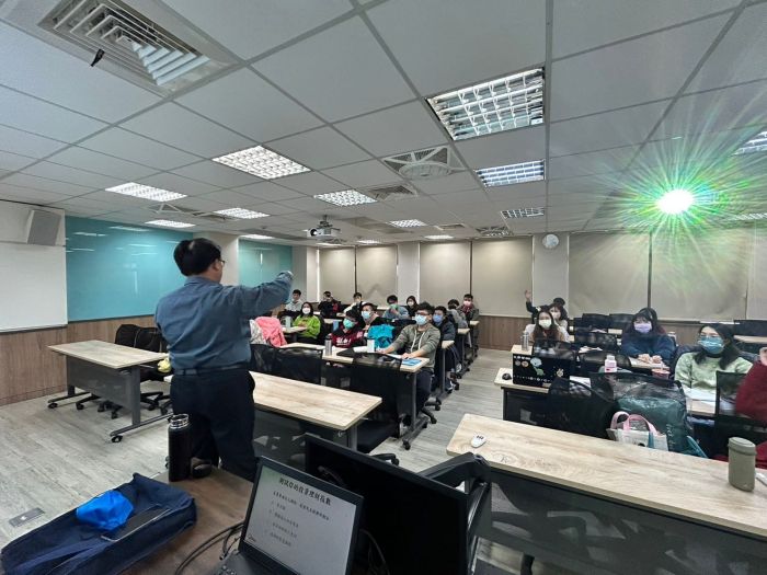 智慧投資新趨勢 理財面面觀 - 謝東昇博士