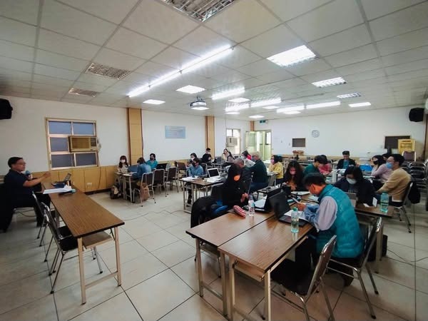 數位行銷與網店經營管理實務 - 謝東昇博士