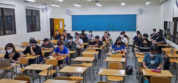 數位科技與AI人工智慧發展應用 - 謝東昇博士