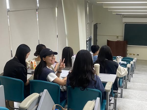 數位科技與AI人工智能發展應用 - 謝東昇博士