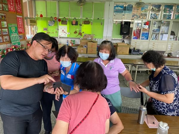 在地相鄰就業相挺 - 謝東昇博士