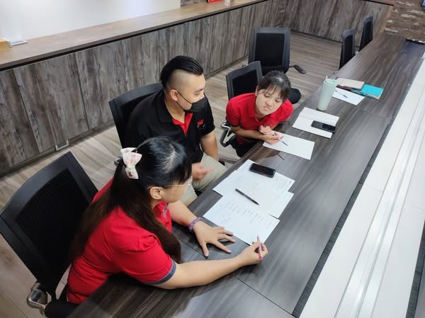 跨界思維下的產品創新行銷術 - 謝東昇博士