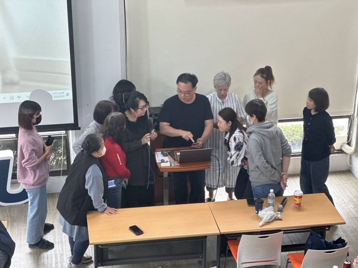 謝東昇博士前往逢甲大學教授「超高效AI工具應用於營運企畫書撰寫」課程。